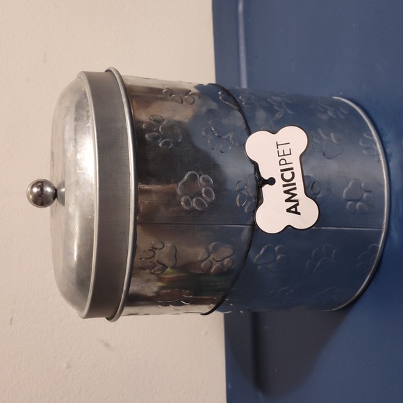 AmiciPet Pet Treat Container with Lid - Picture 1 of 5